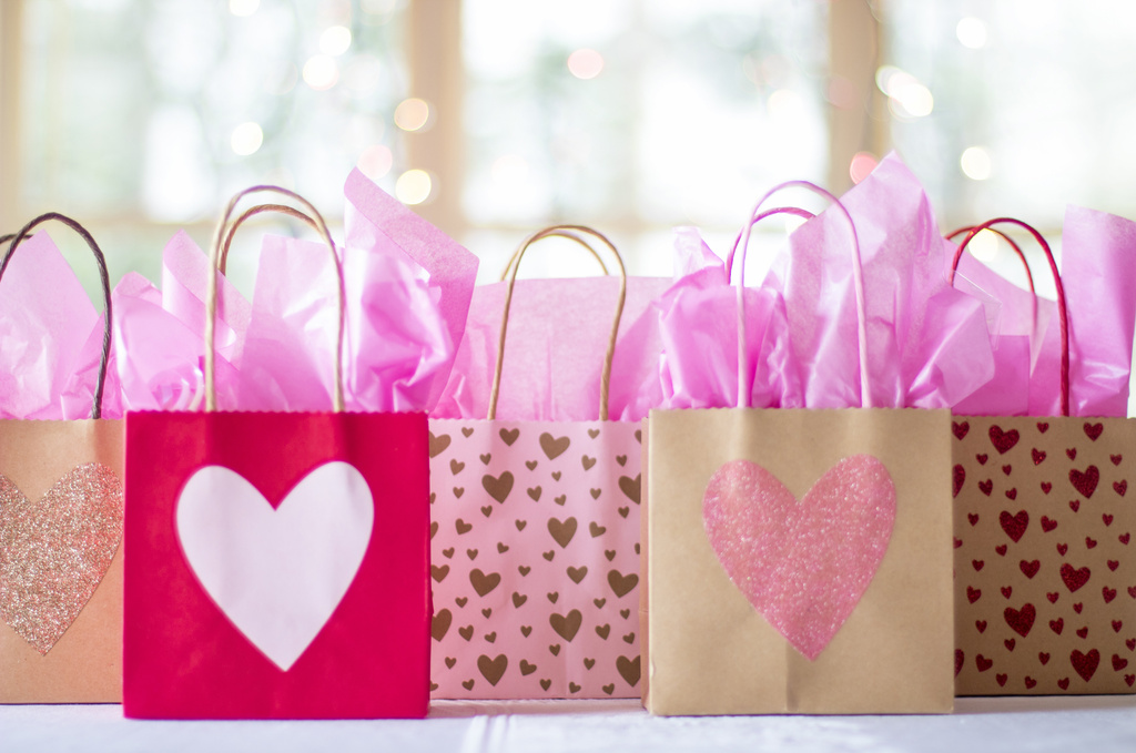 Valentine's Day gift bags. gifts for special occasion gifts valentines 